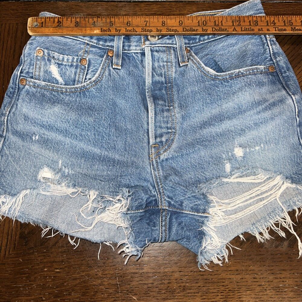 Levi's 501 Jean Cutoff Shorts Button Fly Meduim Wash Denim Womens  26 Classic